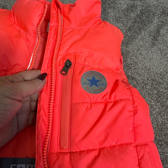 Converse Girls' Bright Pink Quilted Puffer Vest Size 6 Full Zipper w/ Pockets - Picture 2 of 11
